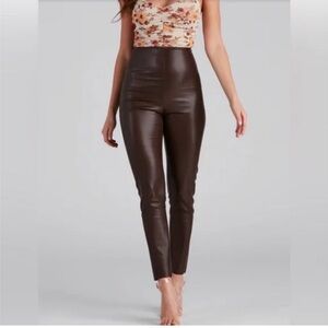 Windsor Brown Faux Leather Leggings size medium | EUC
